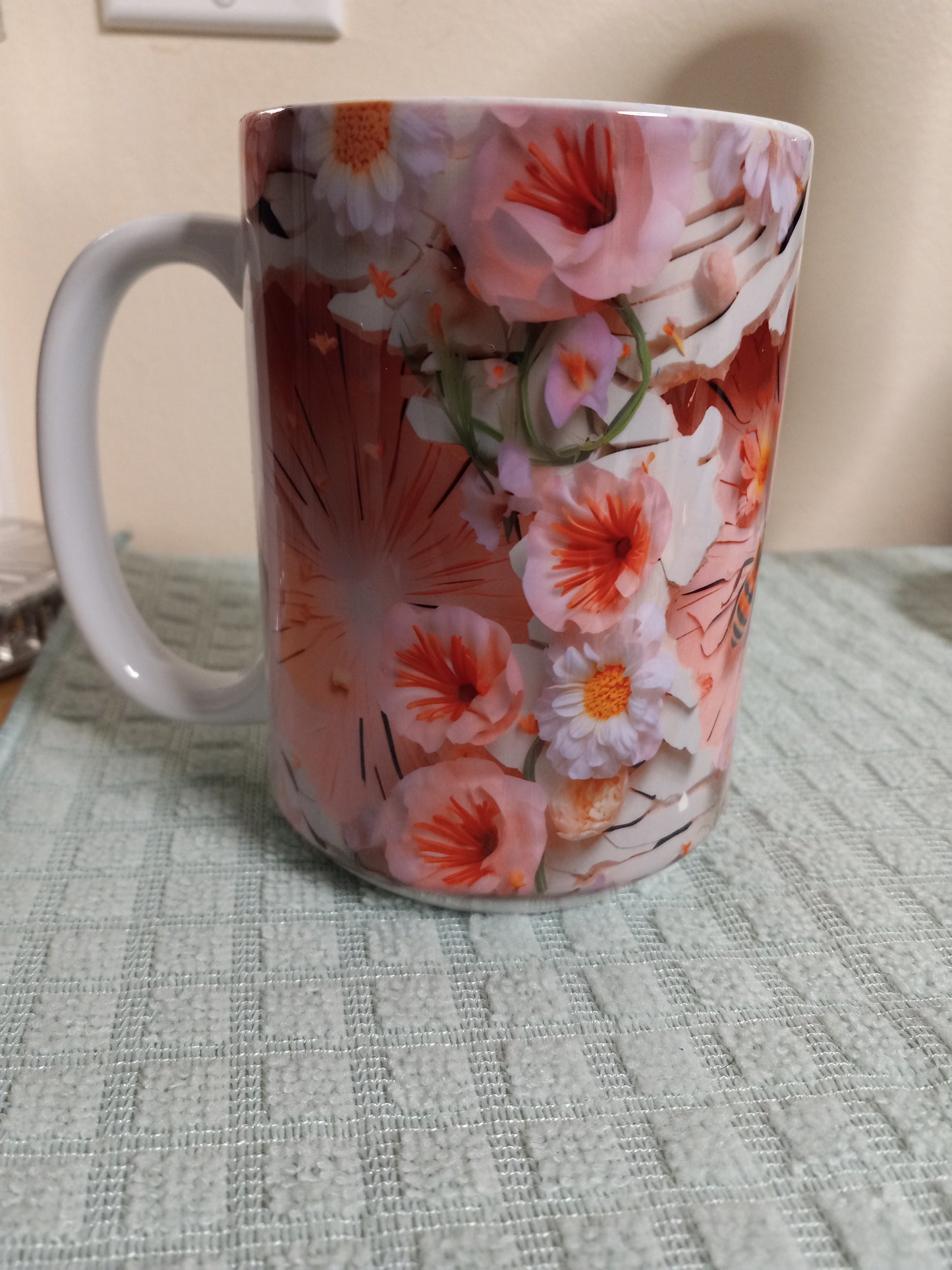 2D Pink Honey Bee 15oz Ceramic mug